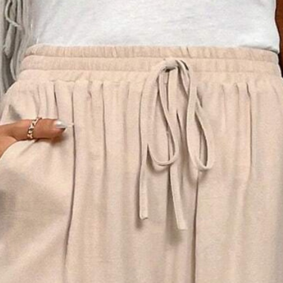 Classic Tan Linen Cropped Jogger Pants - Picture 4 of 5